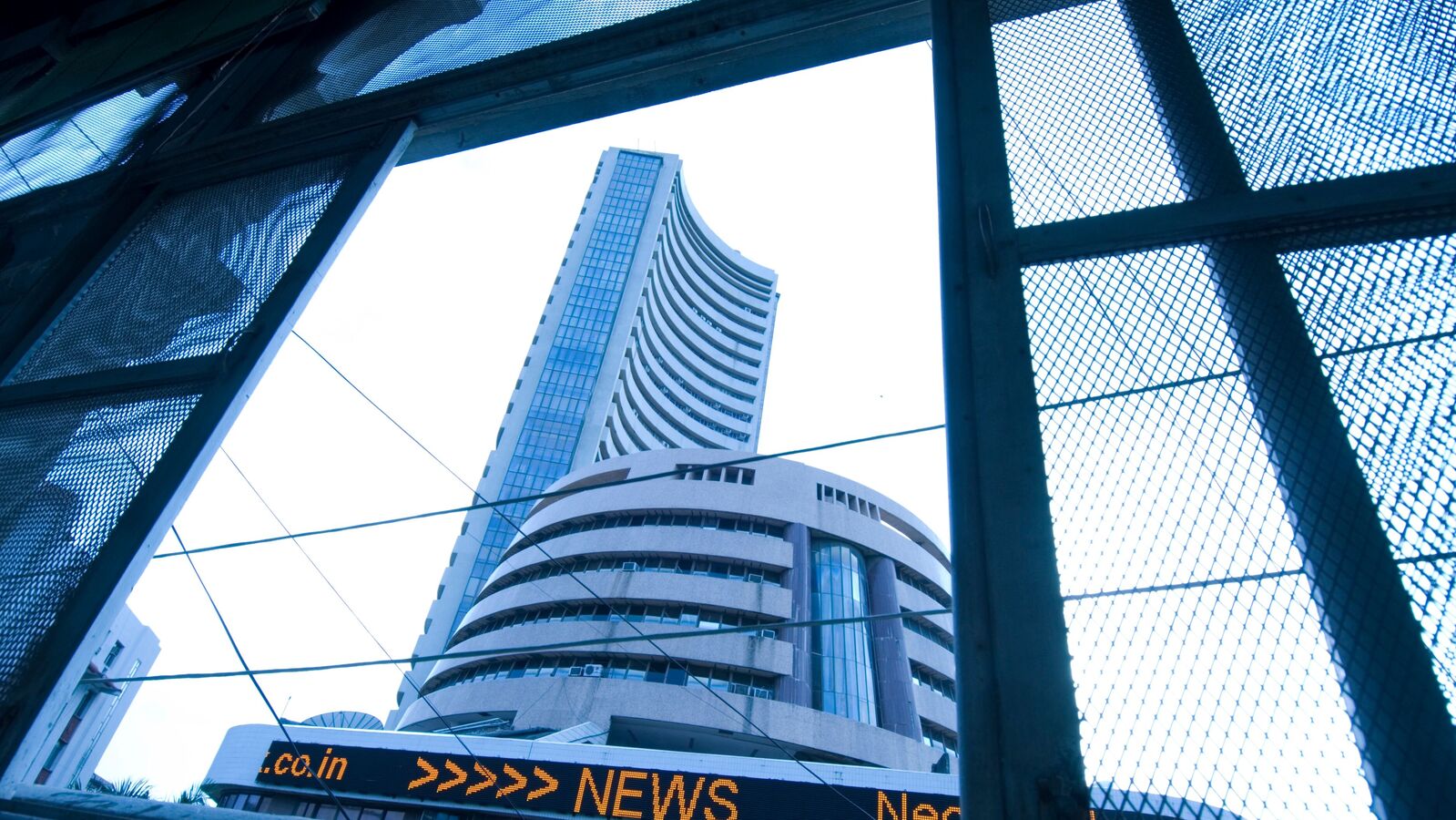 Small-cap crash: 20-stock portfolio strategy