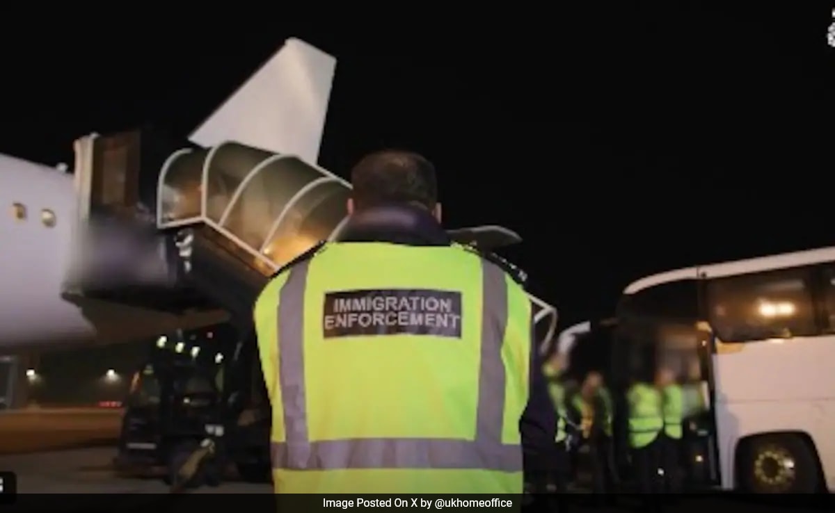UK Targets Indian Restaurants In Trump-Style Immigration Crackdown